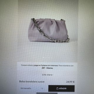 Bolso morado / lila con correa anillas plata