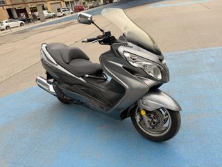 Suzuki Burgman 400: Impecable