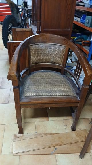 Silla antigua madera mimbre