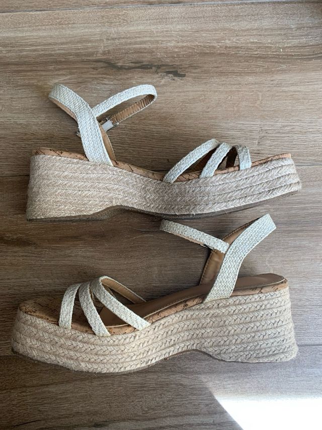 Sandalias cuña beige Inside