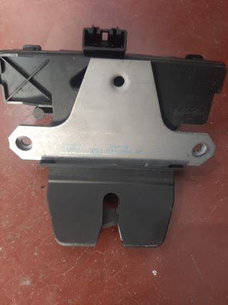 Cerradura maletero Ford 3M51-R442A66-AP