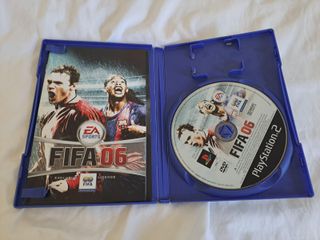 GTA V (PS3) y FIFA 2006 (PS2) 