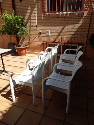 6 Sillas resina blancas jardín
