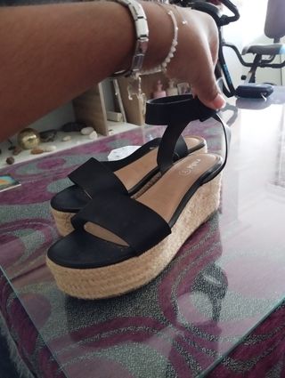 Sandalias cuña negras