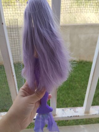 Muñeca Barbie Mermaid reveal+ peine 