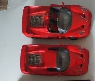 2 coches Miniatura Ferrari F50 roja