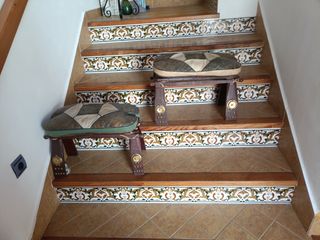 2 Banquetas moriscas - Piel y Madera
