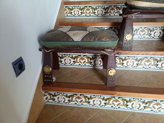 2 Banquetas moriscas - Piel y Madera