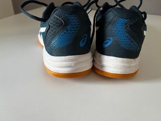 Zapatillas Asics de Deporte - Azul y Negro