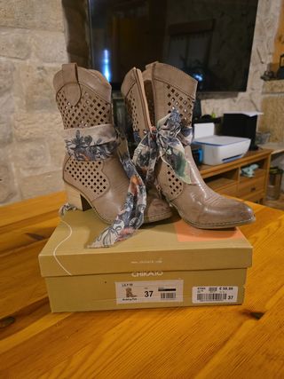 Botas Chikai0 beige, talla 37