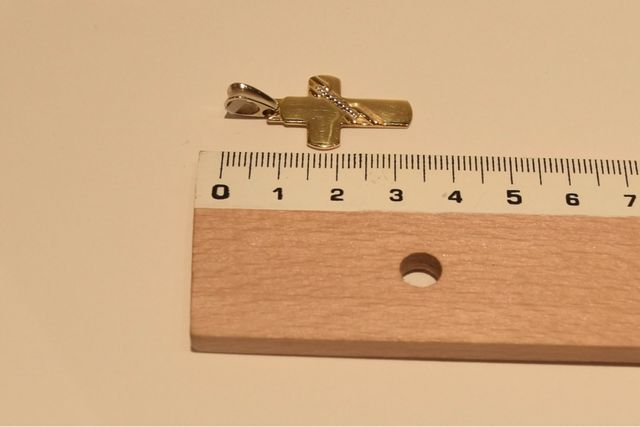 CRUZ DE ORO 18K/3.5Gr