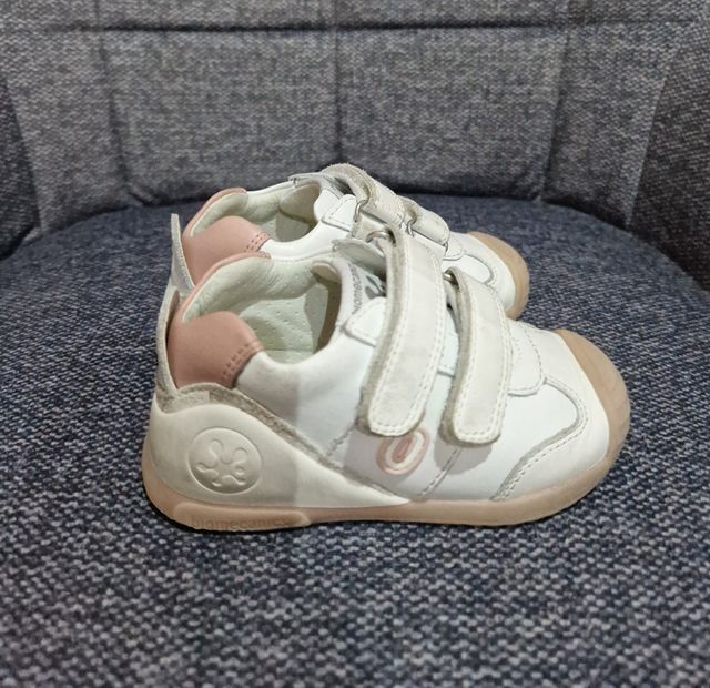 Zapatillas pisamonas bebé niña 