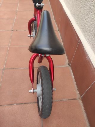 Bicicleta sin pedales Chico Red Bullet