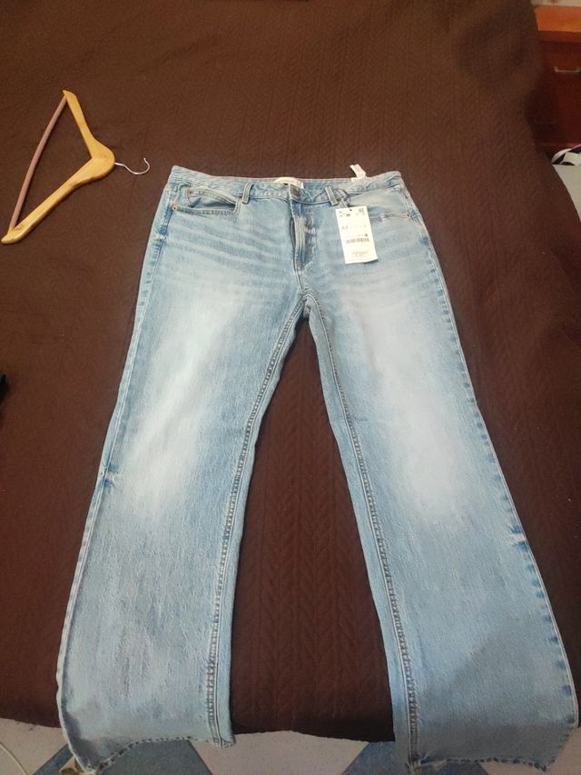 Vaqueros Stradivarius - Azul Claro