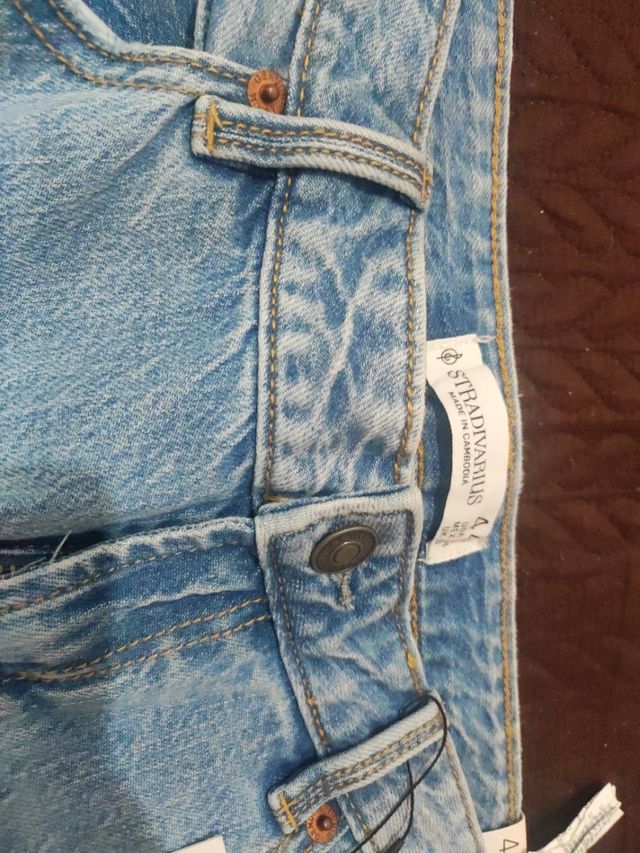 Vaqueros Stradivarius - Azul Claro