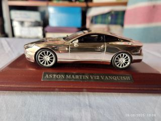 Aston Martin V12 Vanquish - Modelo
