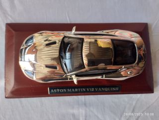 Aston Martin V12 Vanquish - Modelo