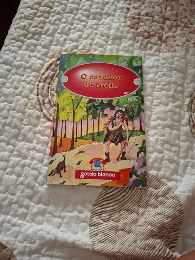 O cazador de trolls (Galician Edition)