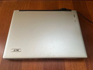 Se vende lote de portátiles formateados