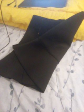 Falda negra corta