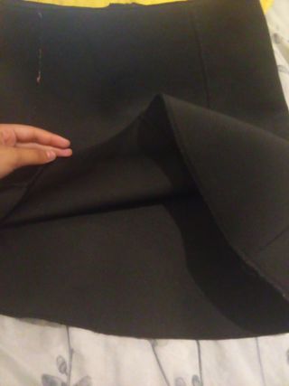 Falda negra corta