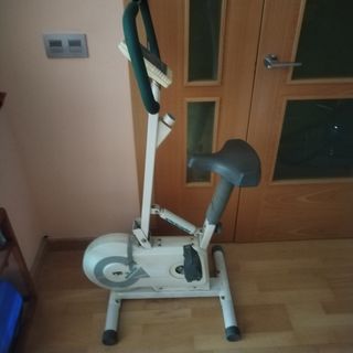 Bicicleta estática BH Fitness