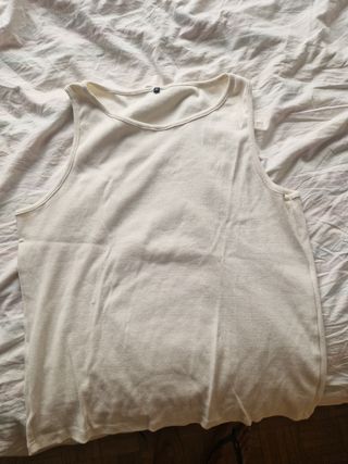 Camiseta beige sin mangas sin estrenar