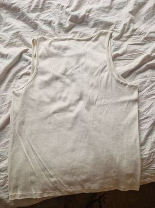 Camiseta beige sin mangas sin estrenar