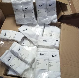 Calcetines Nike blancos y negros 
Más info privado