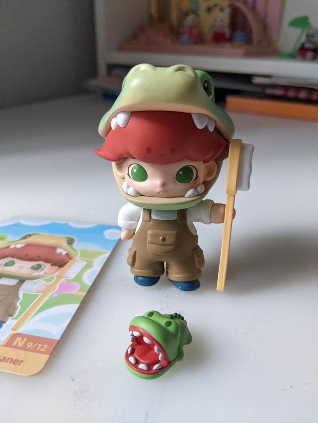 Figura del pulitore a coccodrillo Dimoo POP MART.