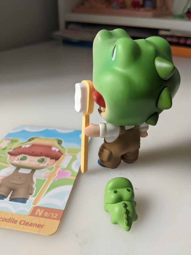 Figura del pulitore a coccodrillo Dimoo POP MART.