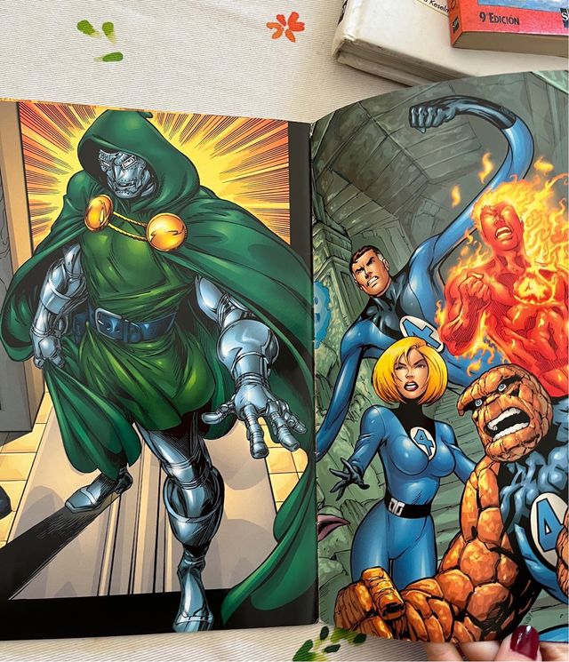 Libro de póster de los cuatro fantásticos