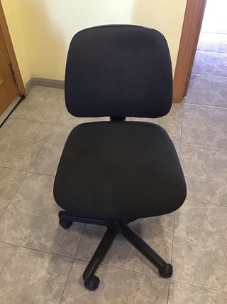 Silla oficina giratoria negra
