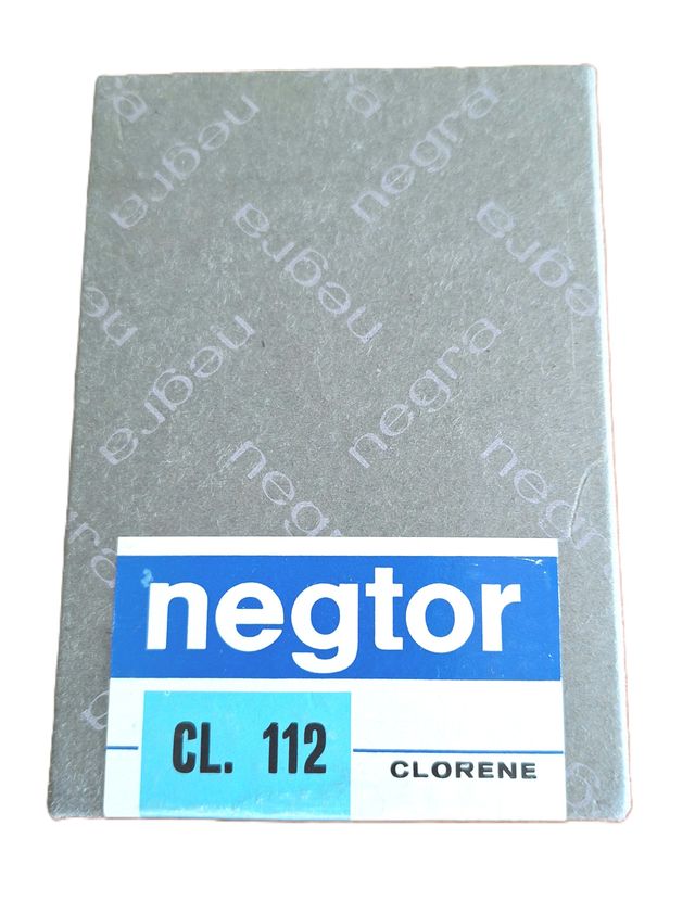 Carta fotografica nera e nera in bianco e nero