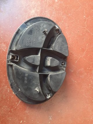 Emblema frontal Toyota