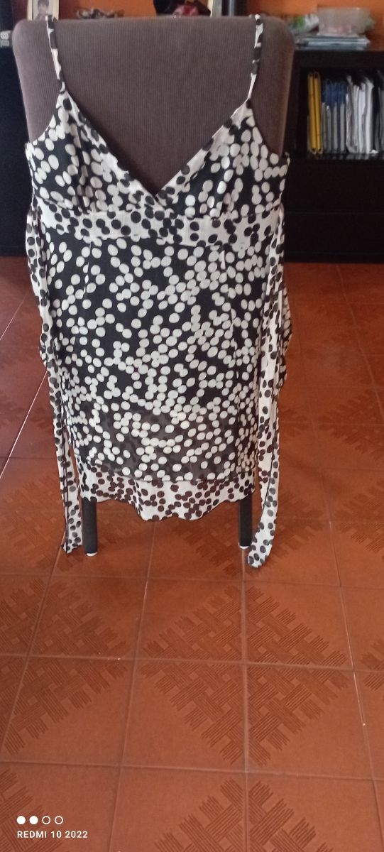 Vestito a pois beige e nero