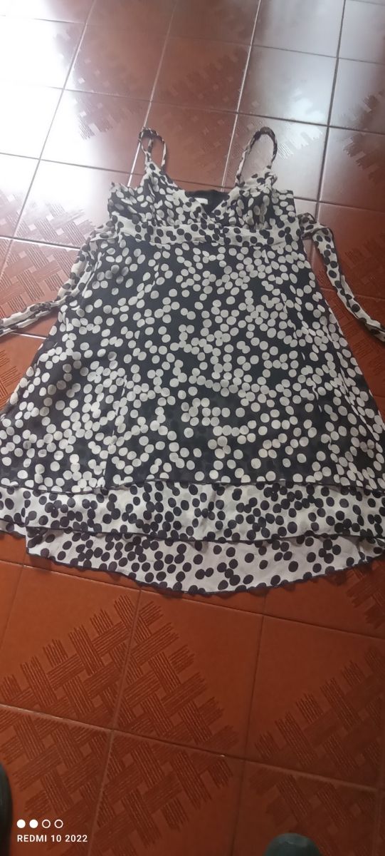 Vestito a pois beige e nero
