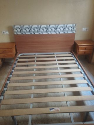 Cama 140x190 + 2 mesitas noche