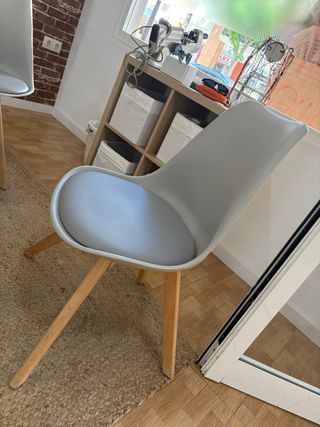 4 sillas grises polipiel/madera
