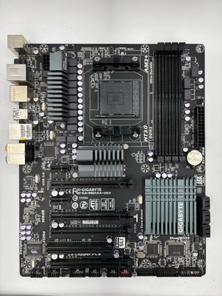 Placa base Gigabyte GA-990FXA-UD3 AM3+