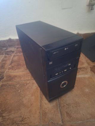 Torre PC negra