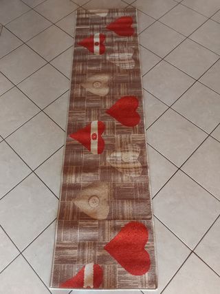 Tappeto grande 2.40m beige con cuori rossi