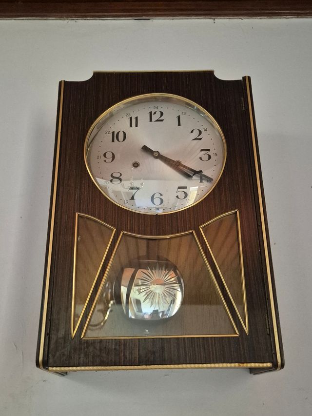 Reloj pared madera antiguo