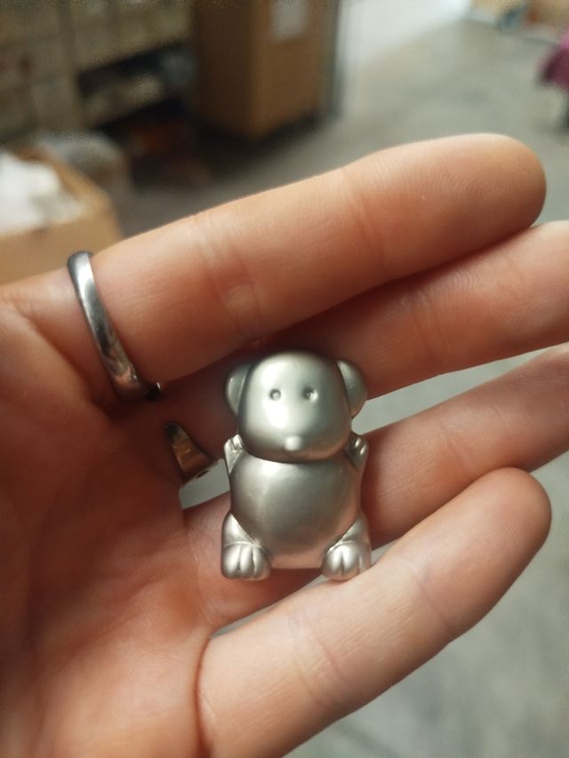 Tiradores y pomos de armario infantil.