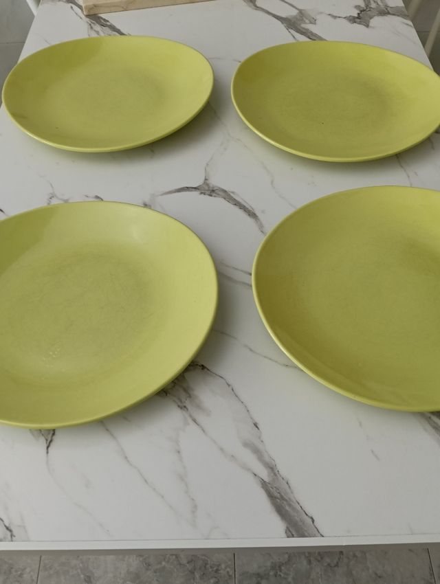 4 Platos cerámica verde