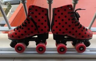 Patines de niña número 35 en buen estado. 