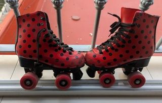 Patines de niña número 35 en buen estado. 