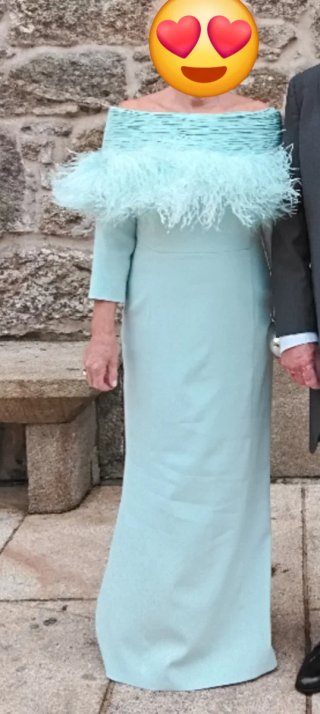 Precioso y elegante vestido de invitada-madrina