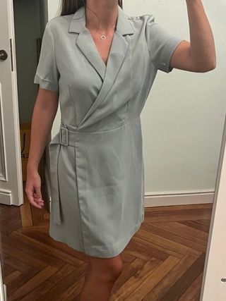 Vestido cruzado azul verdoso
