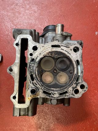 Culata motor SV600 (Suzuki)